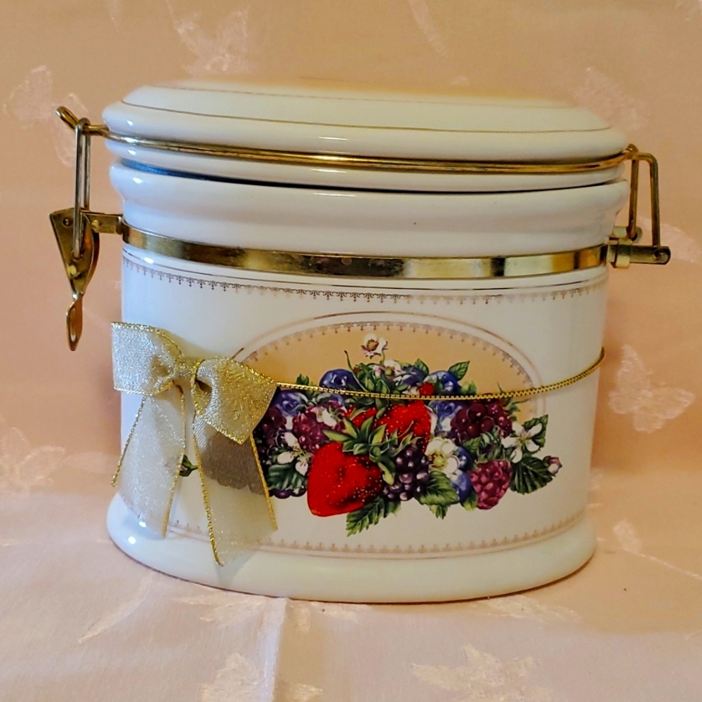 Knott's Berry Farm Jar